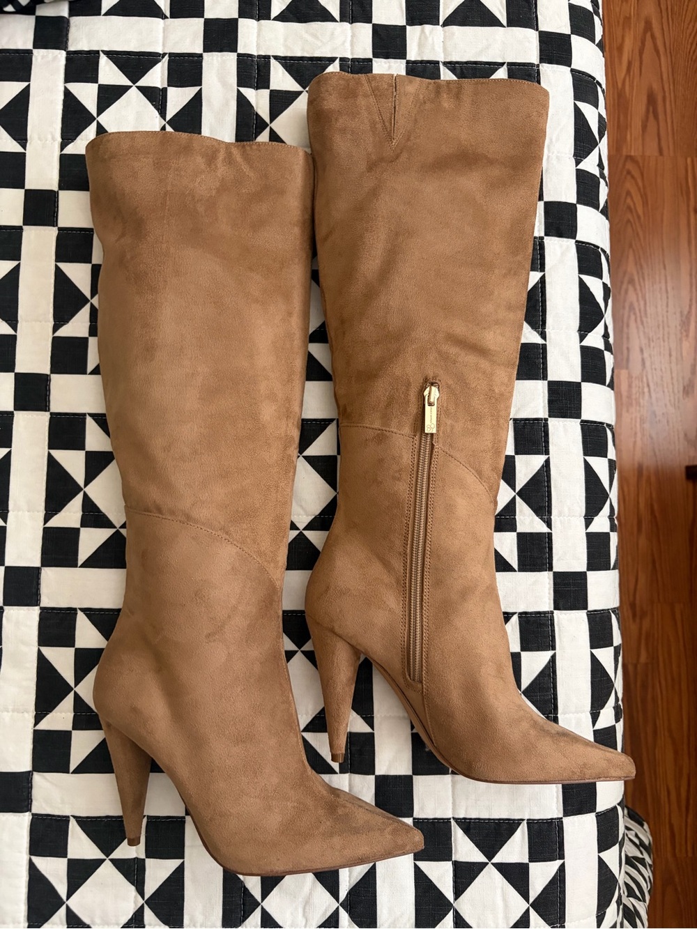 Jessica Simpson Tan Knee-High Pointed-Toe Stiletto Boots - Picture 2 of 5
